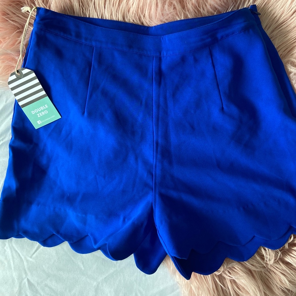 NWT HIGH WAISTED SHORTS- size medium